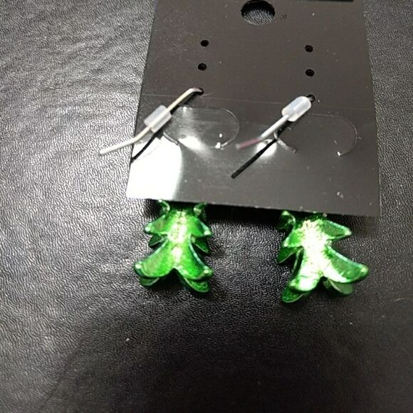 Christmas tree holiday earrings 🎄 - Picture 4 of 5
